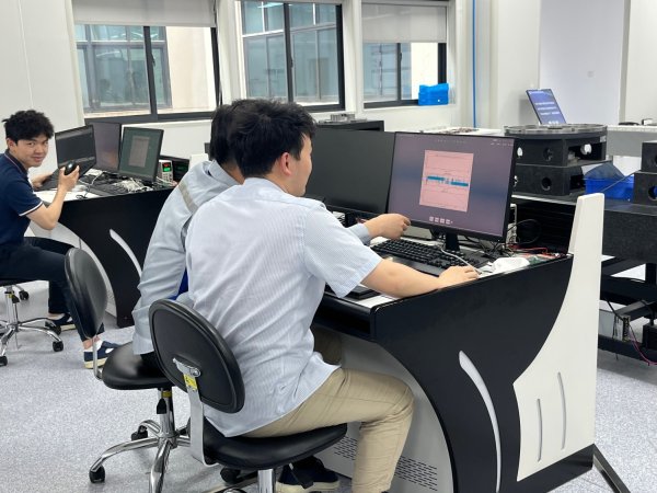 配资平台查询网站 “先投后股” 、革新奖补……财政资金真金白银助力科技成果从实验室到生产线突围